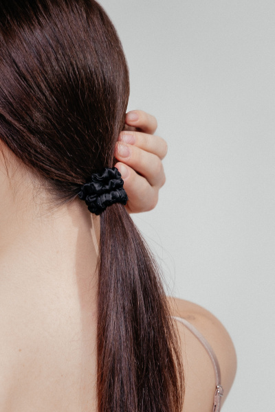Резинка из  хлопка и шелка, для волос, чёрного цвета