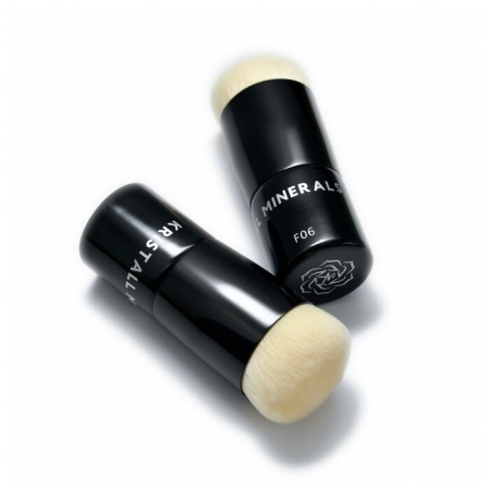 Кисть Кабуки малая F06 для минеральной основы Kristall Minerals Cosmetics