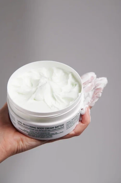 Липидовосстанавливающий крем-баттер для тела с живой хлореллой Lipid-restoring body cream batter, 300 ml Alga Spa