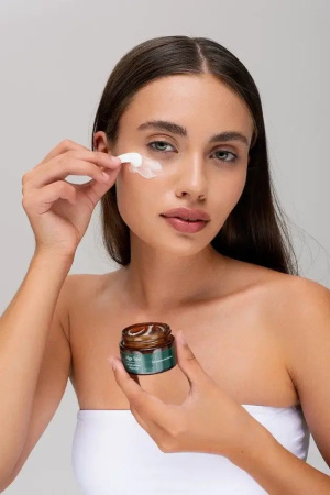 Гелевые патчи для век c охлаждающим эффектом на основе живой суспензии микроводоросли Chlorella Eye gel-patches FRESHNESS, 30 ml e Alga Spa